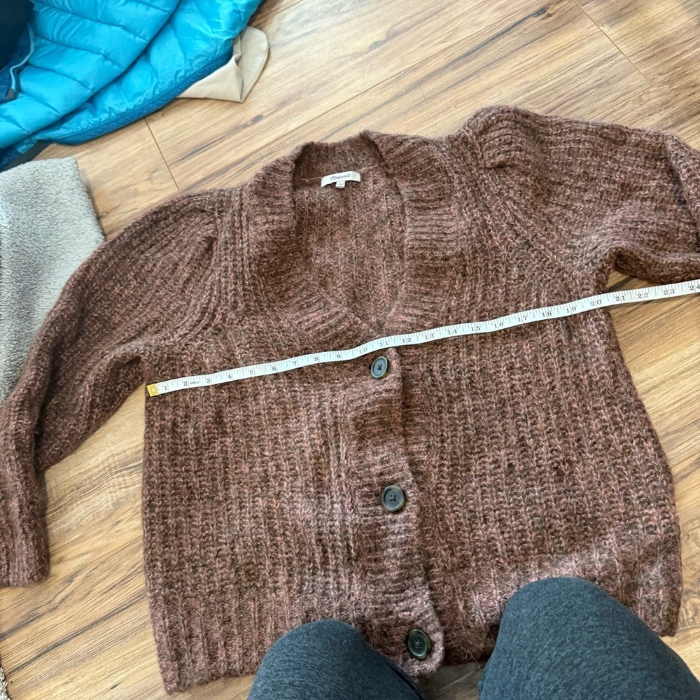Madewell Willowbend V-Neck Pleat-Sleeve Cardigan Sweater - Picture 8 of 9